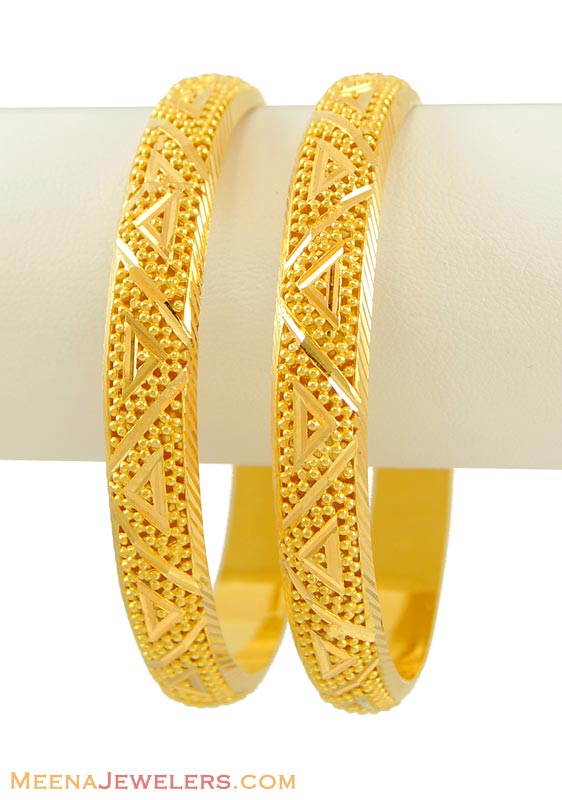 22K Yellow Gold Bangles BaGo8587 22K Gold Bangles with diamond cuts
