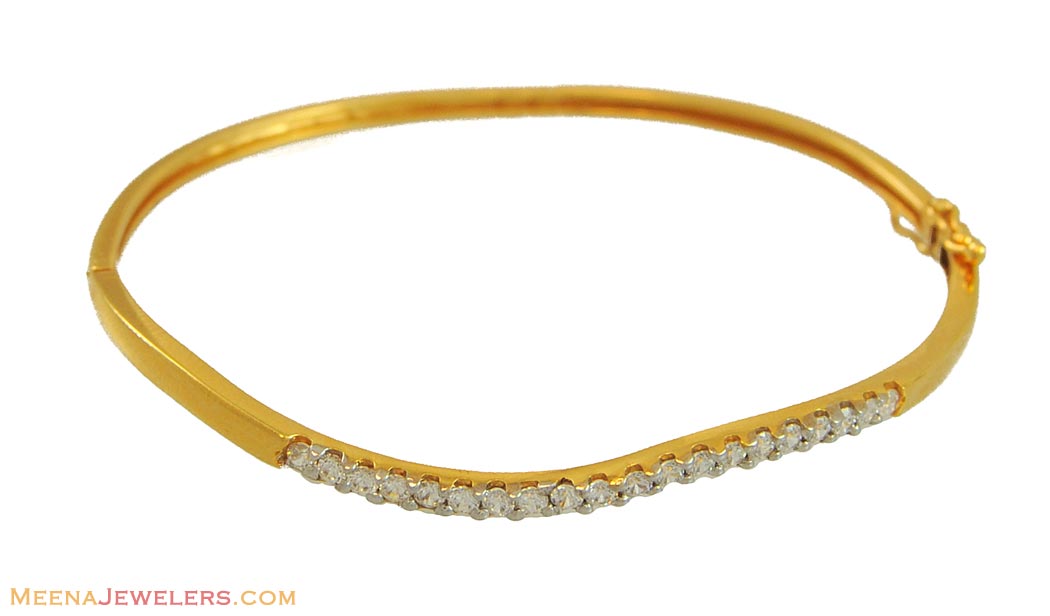 Gold Signity Bangle (22 Karat) BaSt10746 22k Gold Bangle with Star