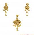 22Kt Gold Pendant Set - Click here to buy online - 604 only..