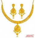 22Karat Gold Necklace Earring Set - Click here to buy online - 4,784 only..