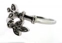 18Kt White Gold Ladies Ring - Click here to buy online - 117 only..