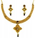 Click here to View - 22K Gold Antique Necklace Set 