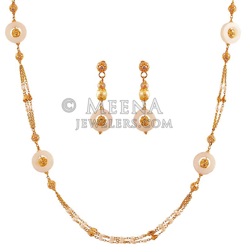 Fancy Pearls Gold Necklace Set StLs18790 22K Gold Fancy Necklace set designed with chain