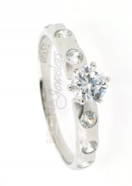 18Kt White Gold Ladies Ring