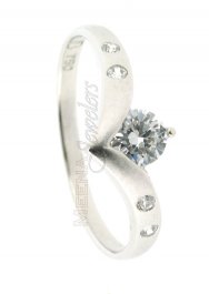 18Kt White Gold Ladies Ring