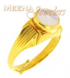 22kt Gold Birthstone Ring with Garnet