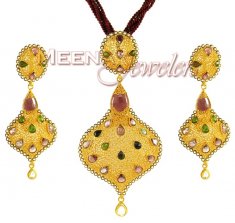 Designer Gold Pendant Set