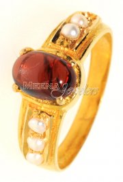 Gold Ring with Garnet & Pearls