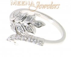 18 Kt White Gold Signity Ring