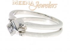 18Kt White Gold Ladies Signity Ring