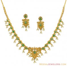 shilpa shetty in designer diamond necklace set in emeralds