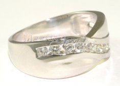 18Kt  White Gold Diamond Ring