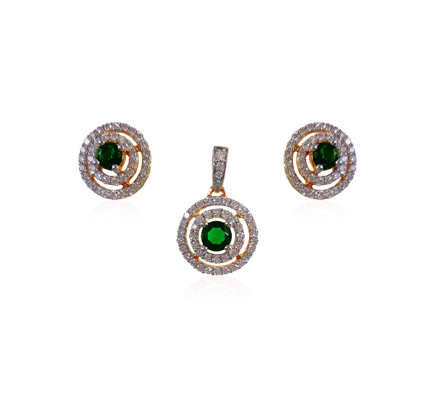 18Kt Diamond Emerald Pendant Set
