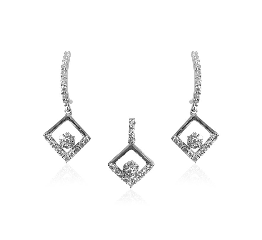 18k Gold Diamond Pendant Set 