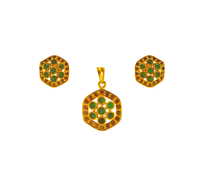22kt Gold Emerald Pendant Set