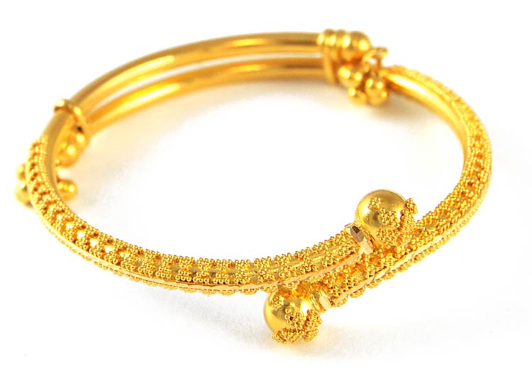 22kt Gold Baby Bangle BjBa4303 22kt Gold Baby Bangle with Filigree