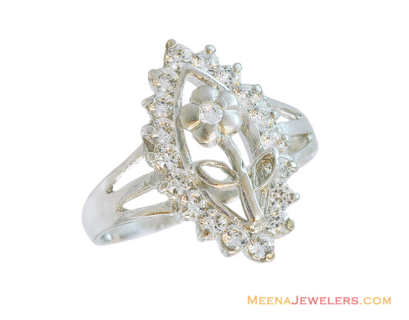 18K Floral Diamond Shaped Ring