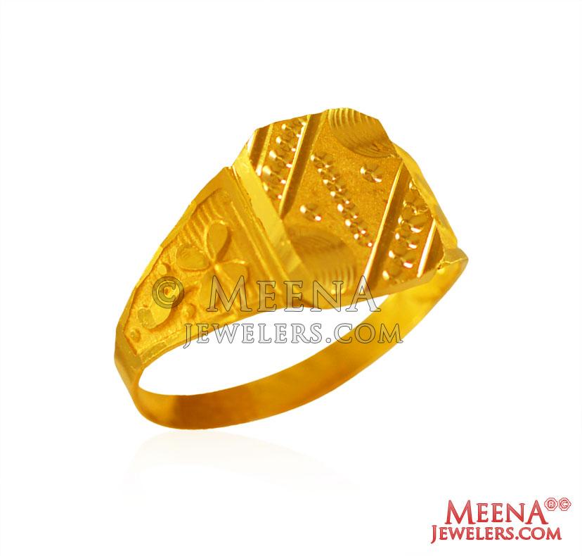 Handsome 22 Karat Yellow Gold Ridged Stamp Style Finger Ring