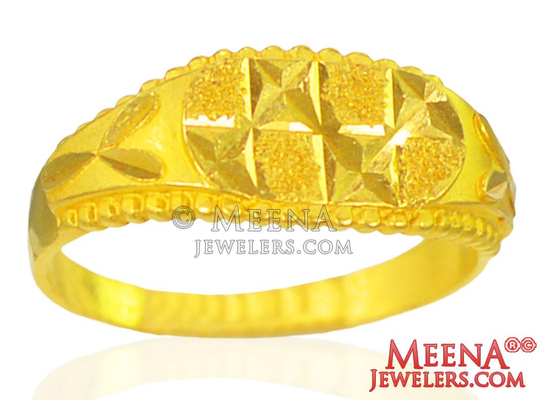 Gold Men's Signity Ring at Rs 21800/piece | Gents Gold Ring in New Delhi |  ID: 14661124233