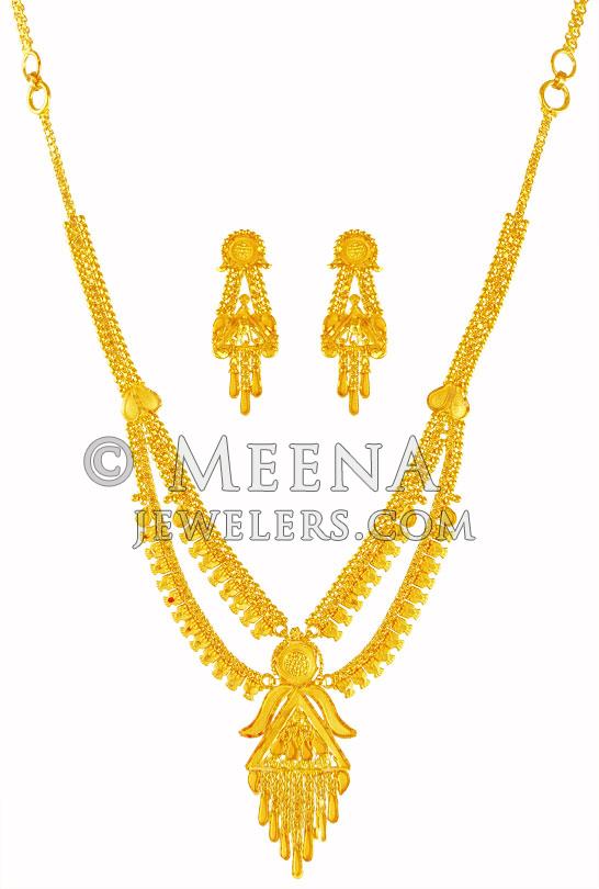 22KT Gold Light Necklace Set StLs21343 22KT Gold necklace and earring set. Necklace is