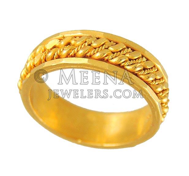 22Kt Ladies Ring RiLg3937 22Kt Gold Ladies Ring with diamond cuts