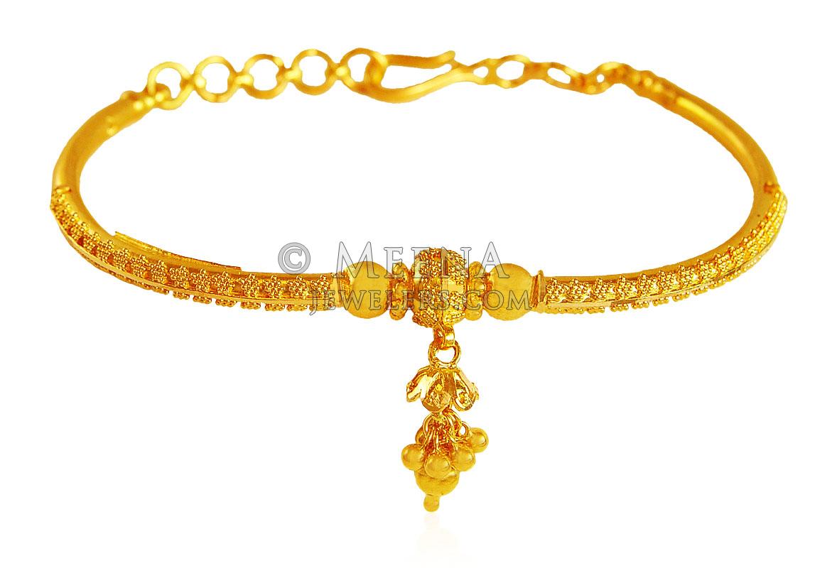 22k Gold Bracelet brla19328 22k Gold Ladies Bracelet. Bracelet is designed in a half Bangle