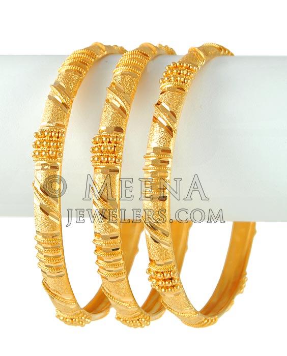 21K Gold Bangles BaGo4231 21K Gold Hand Made Set Of 3 Bangles. Bangle have combination