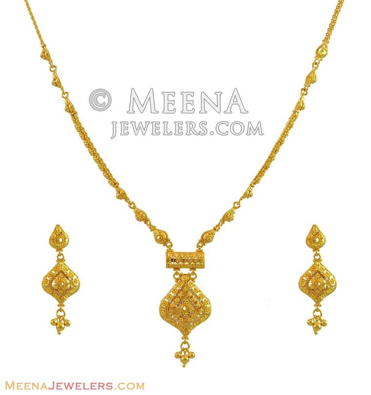 22K Gold Light Set StLs10942 22K Gold Necklace and Earrings set