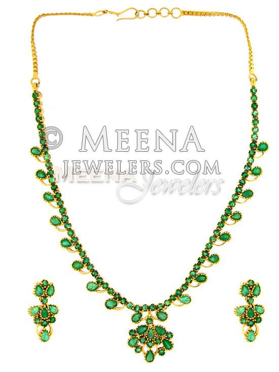 22 Kt Gold Emerald Set StPs441