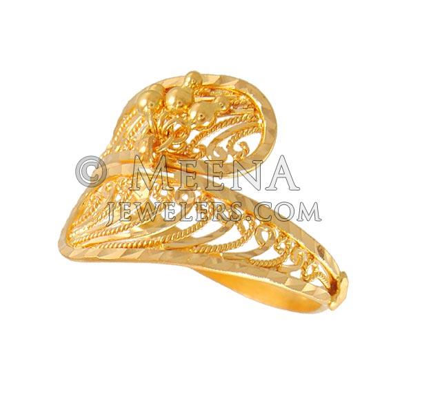 22Kt Gold Fancy Ring RiLg4675 22Kt Gold Fancy Ring with diamond