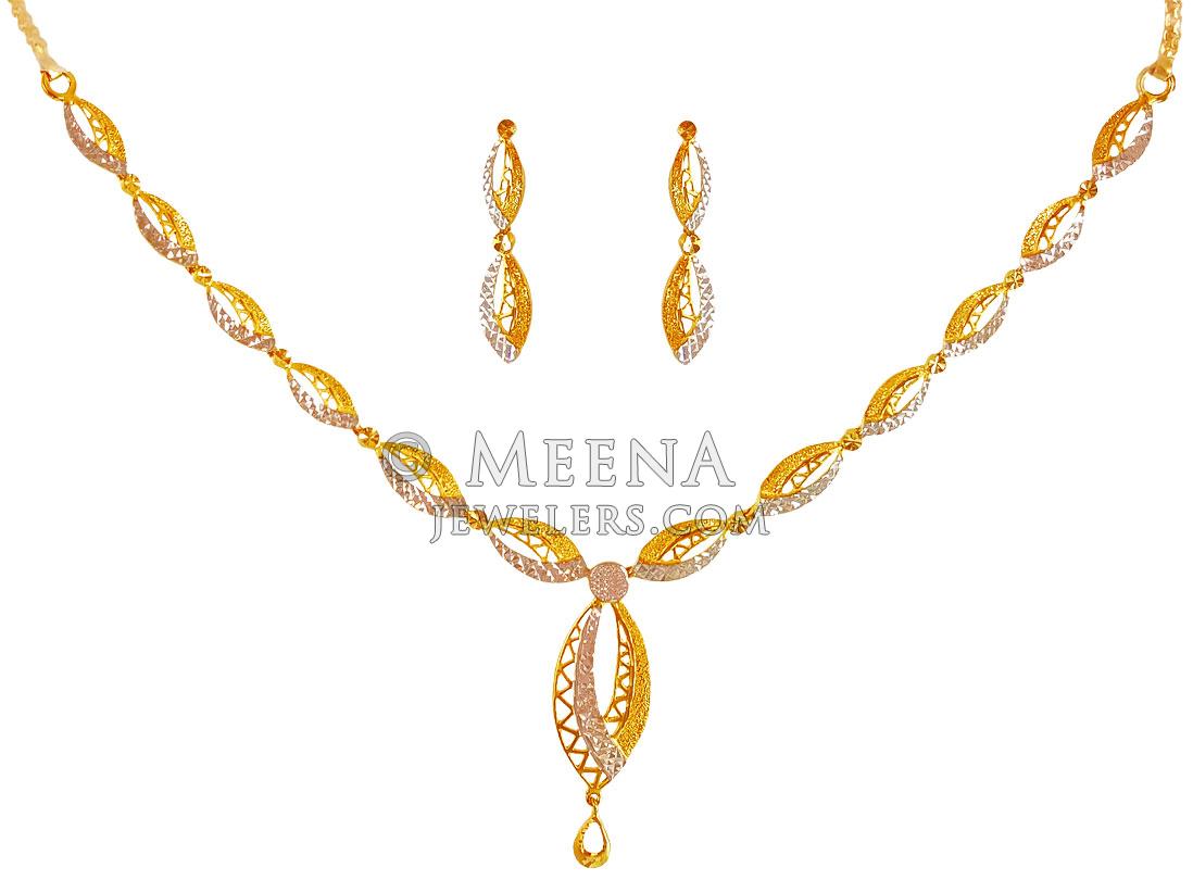 22Kt Gold Light Necklace Set StLs22479 22Kt Gold Light Necklace Set in two tone finish. Set