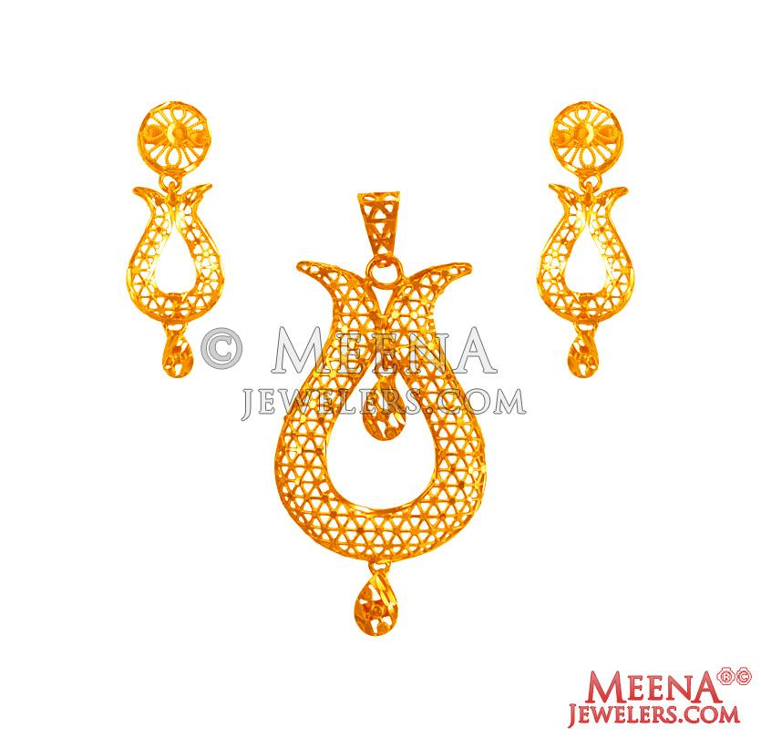 22Kt Gold Fancy Pendant Set - PsFc28005 - US$ 2,067 - Elevate your ...