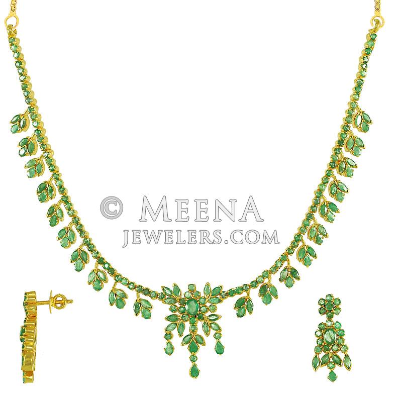 22Kt Gold Emerald Necklace and Earrings Set PsEm2775 22Kt Gold Emerald Necklace and Earring