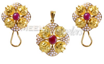 22Kt Gold Ruby Pendant Set ( Precious Stone Pendant Sets )