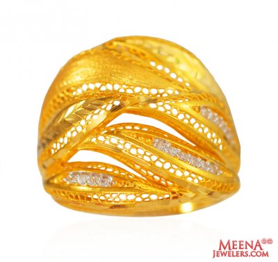 22 kt Gold Band with CZ ( Ladies Signity Rings )