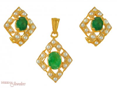 22Kt Pendant Set with Emerald and Pearl ( Precious Stone Pendant Sets )