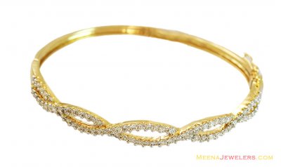 18K Oval Shaped Fancy Bangle ( Diamond Bracelets )