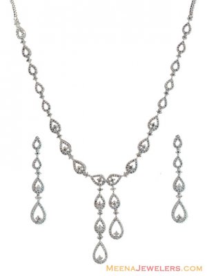 18Kt Gold Diamond Necklace Set ( Diamond Necklace Sets )