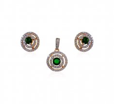 18Kt Diamond Emerald Pendant Set