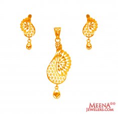 22Kt Gold Delicate Pendant Set