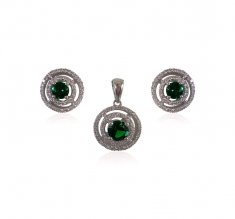 18Kt Diamond Emerald Pendant Set