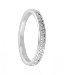 Stylish 18K Diamond Band